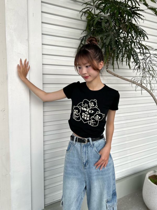 【現貨】側抓皺圓領彈性小熊短版上衣 