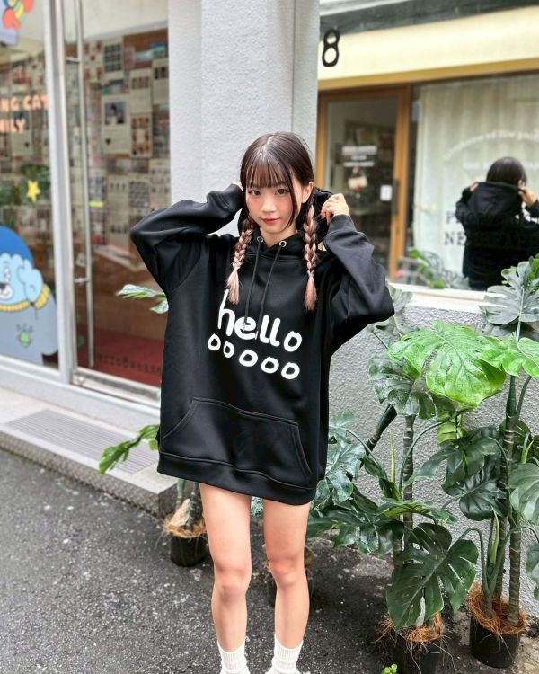 【現貨】美式hello英字牛奶絨帽Tee 