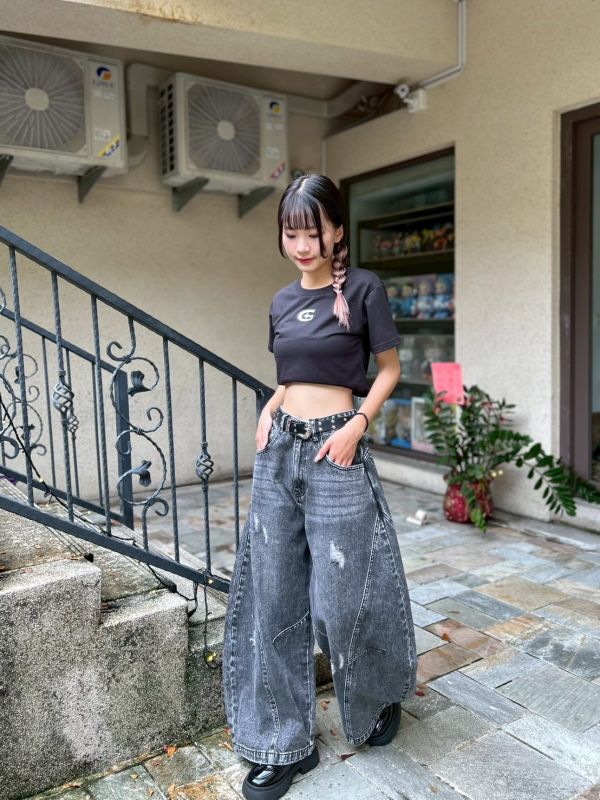 【現貨】破壞裂影水洗彎刀褲 