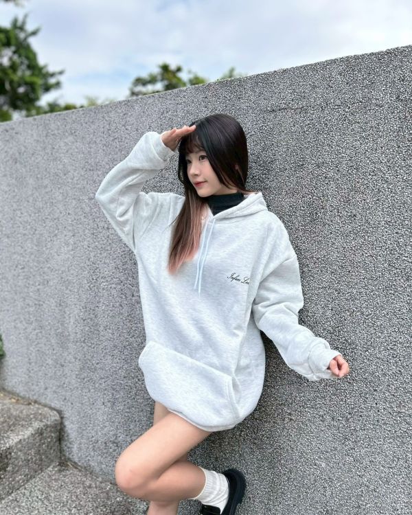 【現貨】INFUNLEMS英字刷毛帽Tee 