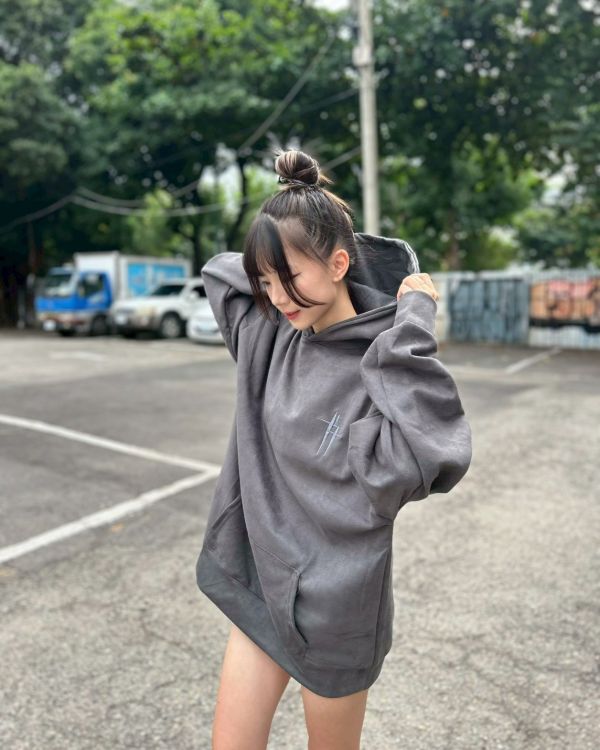 【現貨】歌德刺繡麂皮帽Tee 