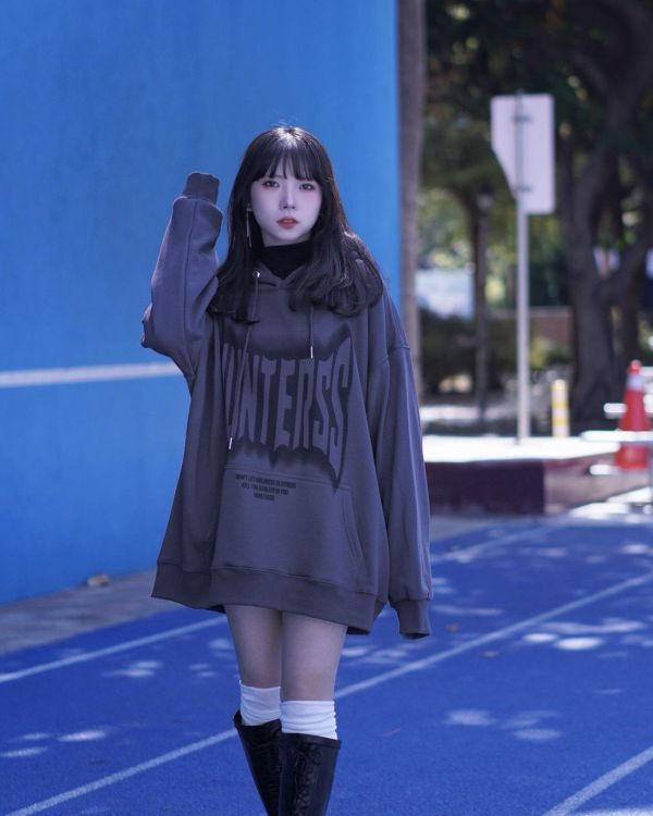 現貨【牛奶暖絨】幻影字母牛奶絨帽Tee 