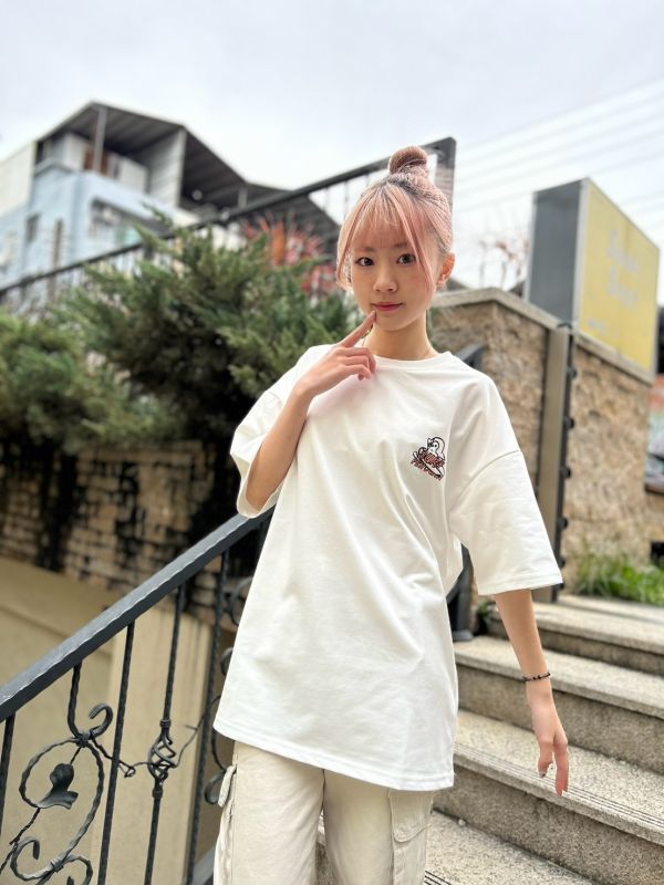 【現貨】衝浪企鵝手繪圖Tee 