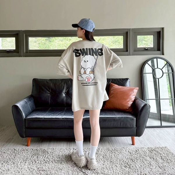 【現貨】SWING狗狗盪鞦韆印花Tee 