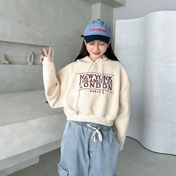 刺繡字母短版刷毛帽Tee 