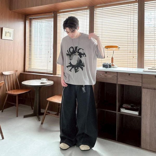 【現貨】VOICE旋轉殘影印花短Tee 