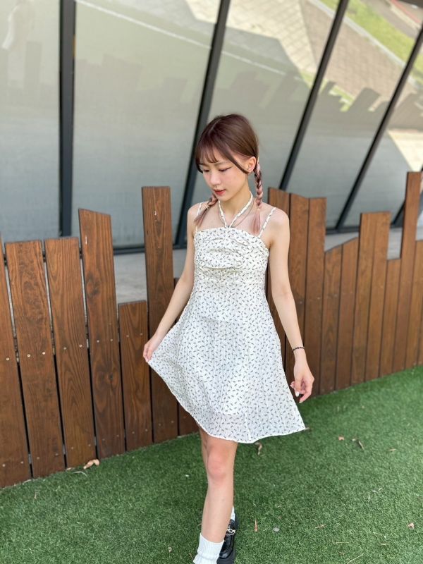 【現貨】前綁結細肩碎花短洋 