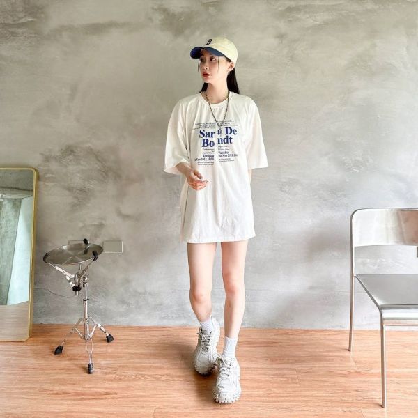 Sar a De Bo ndt 英字斷層Tee 