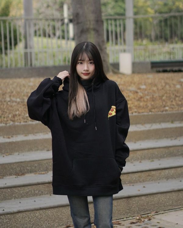 現貨【牛奶暖絨】Pizza外星人牛奶絨帽Tee 