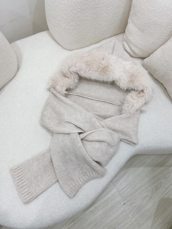 【秋冬新品預購】狐狸毛連帽圍巾 