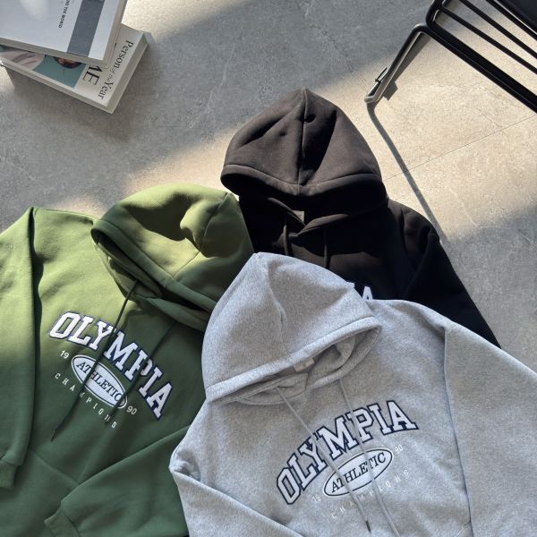 OLYMPIA貼布繡刷毛帽Tee 