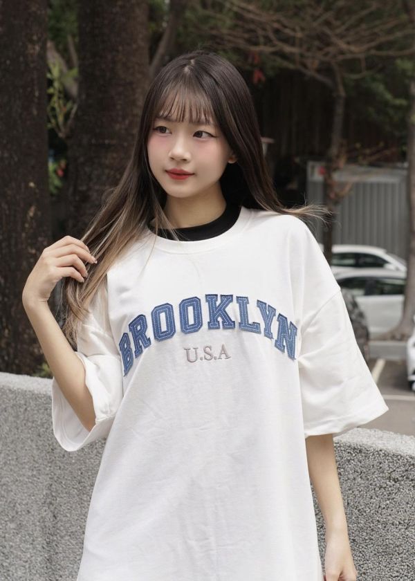 【現貨+預購】BROOKLYN牛仔貼布刺繡短Tee 