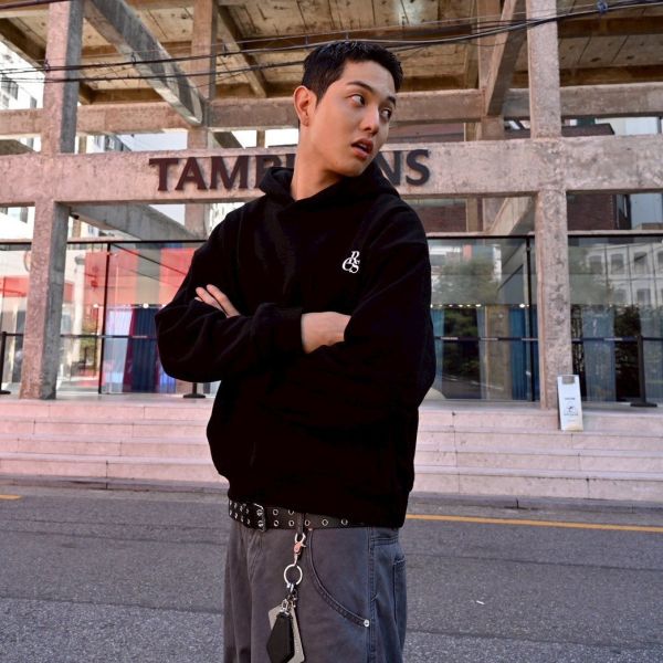 CRS圓環刺繡寬短刷毛帽Tee 