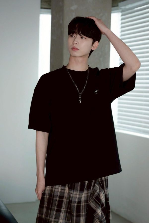 【現貨】CONCEPT迷彩哥德字印花短Tee 