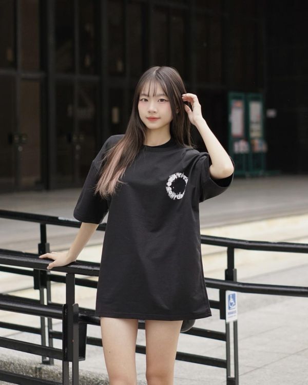 現貨【街頭最強背影殺手】環形煙霧字母短Tee 