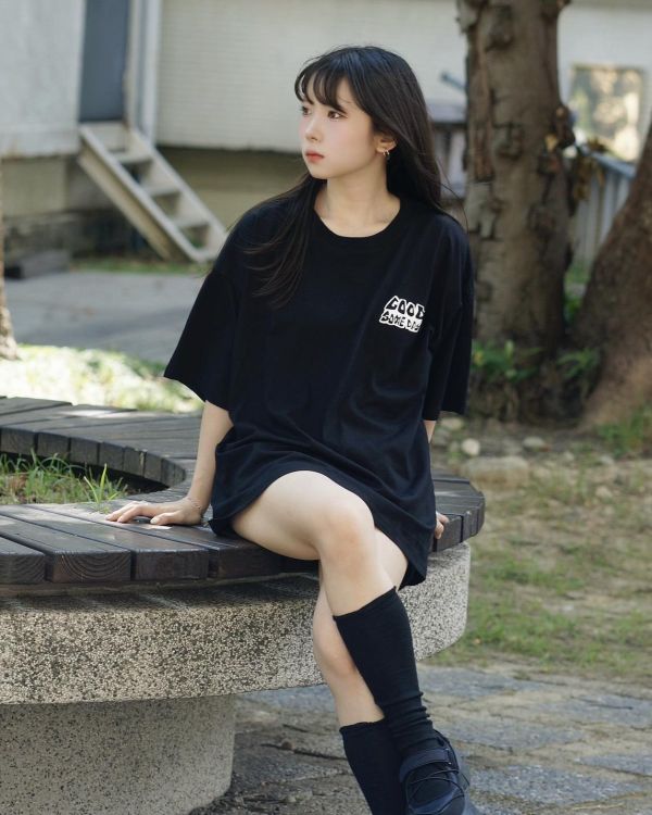 【現貨】GOOD SOME DAY塗鴉玩偶短Tee 