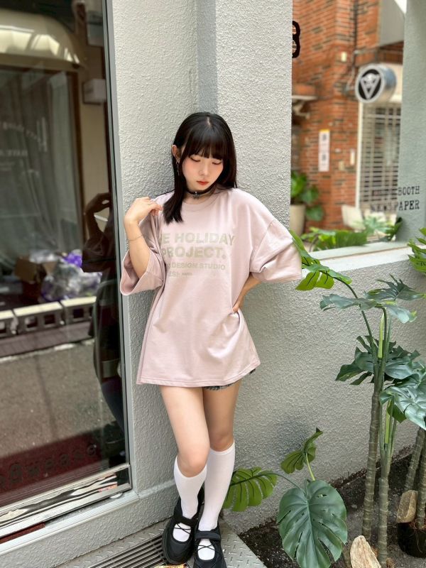 【現貨】THE HOLIDAY假日計畫字母Tee 