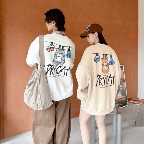 DRY CAT曬衣貓印花刷毛大學Tee 