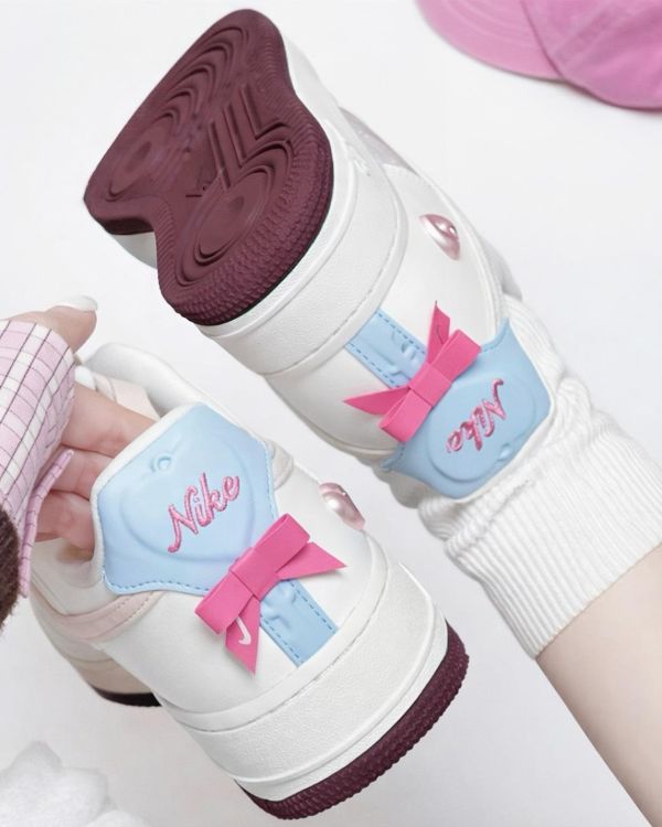 【限量 | 情人節限定】NIKE AIR FORCE 1 'Valentine's Day'白粉 愛心鎖 蝴蝶結 