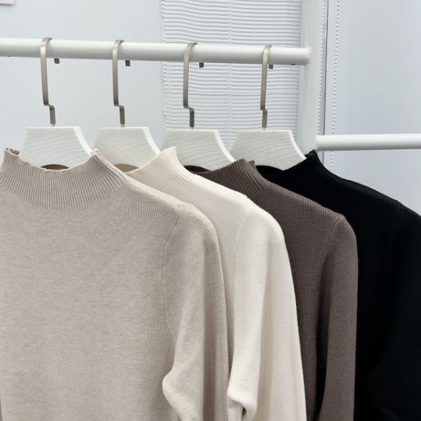 羊絨高領打底上衣 