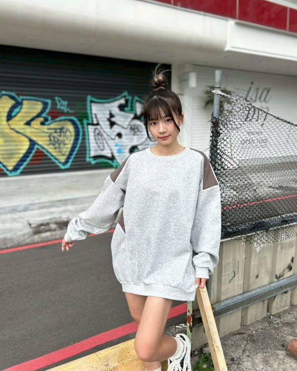 【預購】YX銀膠拼接大學Tee 