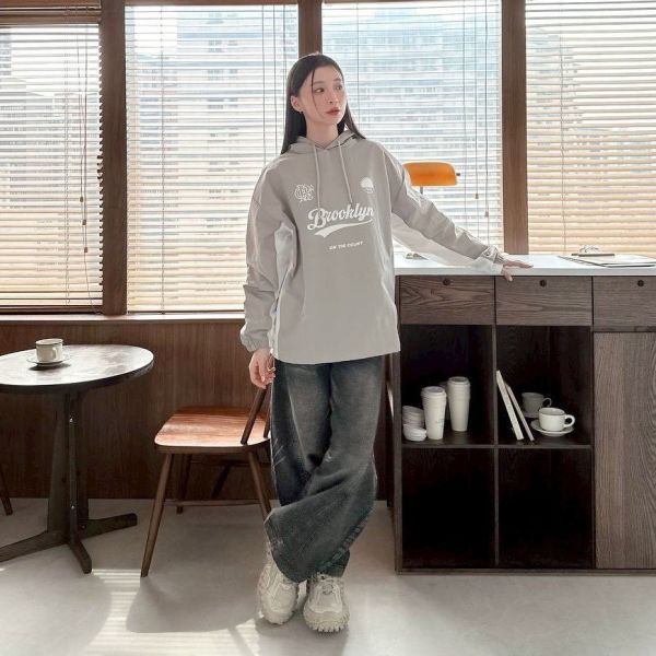 【現貨】 Brooklyn連帽拼接印花風衣 