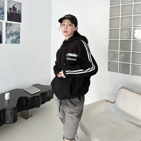 nGP斑駁感字體雙線刷毛帽Tee 