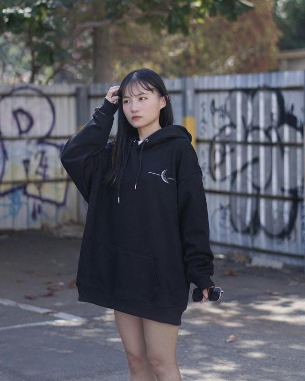 現貨【牛奶暖絨】月相日記牛奶絨帽Tee 