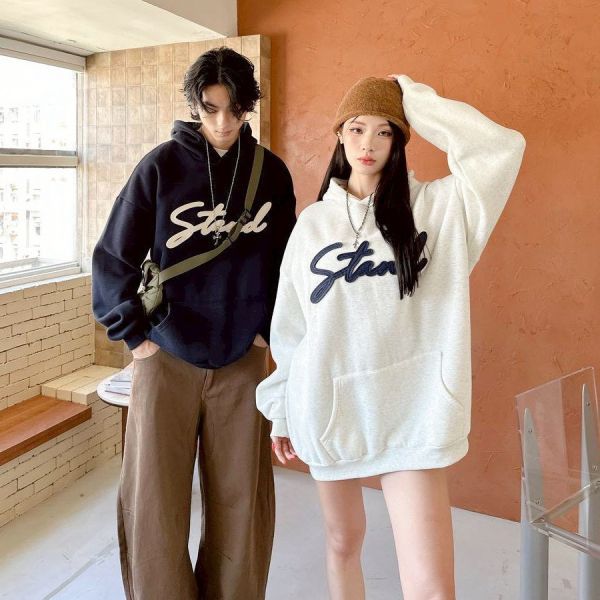 stand立體貼布刷毛帽Tee 