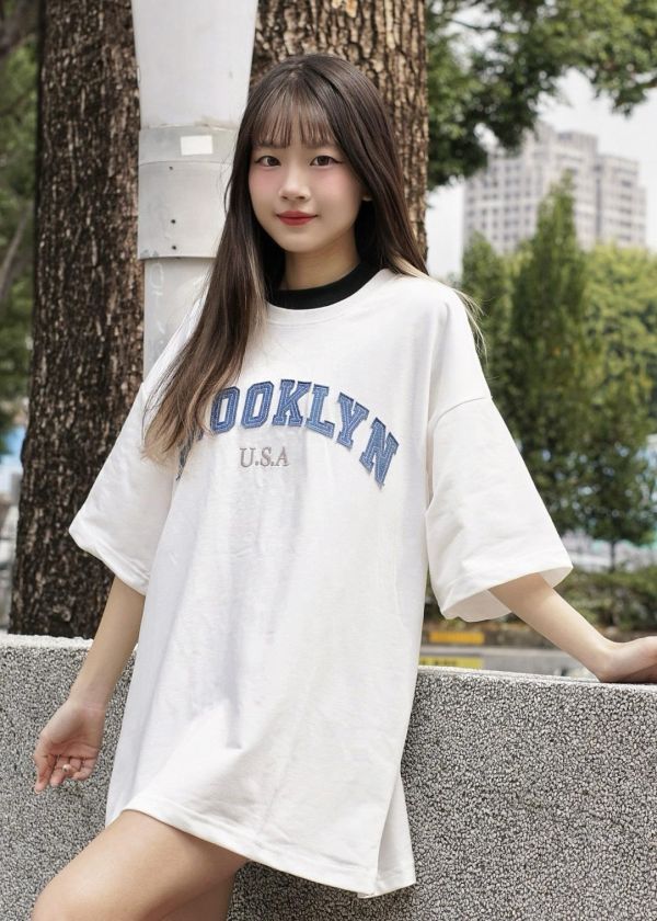 【現貨+預購】BROOKLYN牛仔貼布刺繡短Tee 