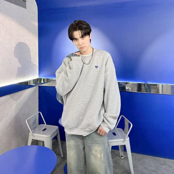 【預購】愛心笑臉刺繡刷毛大學Tee 