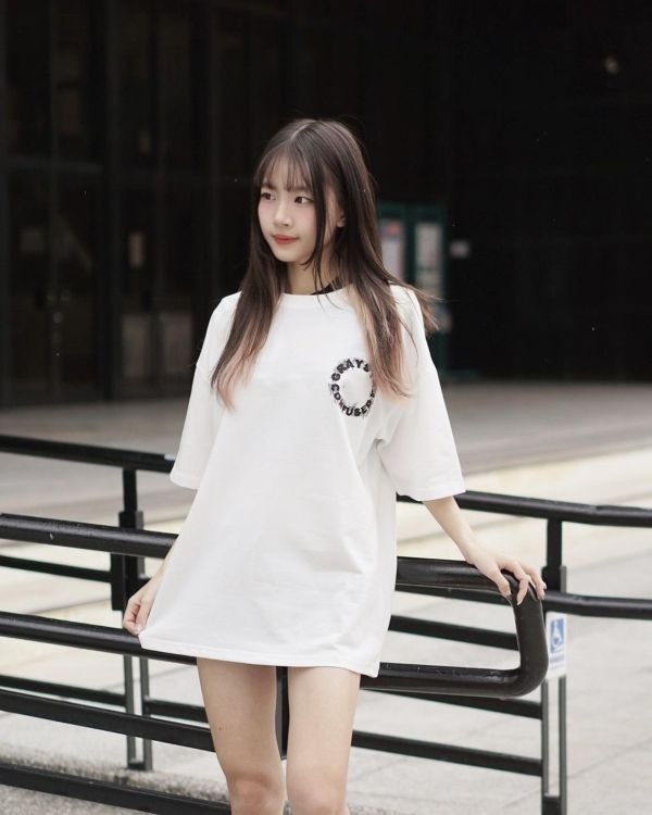 現貨【街頭最強背影殺手】環形煙霧字母短Tee 