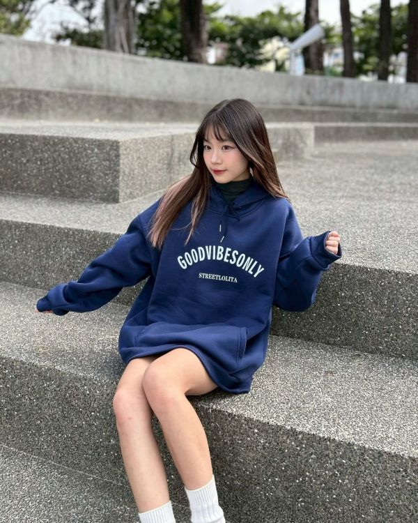 【現貨】GOODVIBESONLY英字刷毛帽Tee 