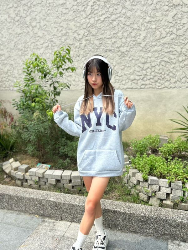 【現貨】NYC英字短絨刷毛帽Tee 