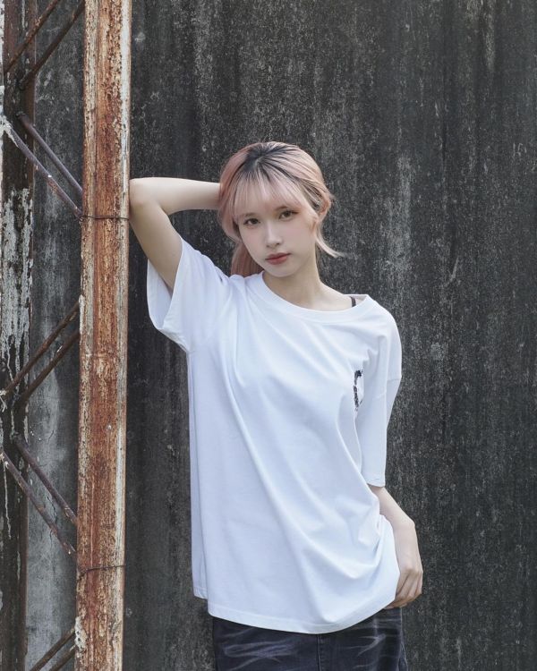 現貨【狠殺街頭】煙霧字母短Tee 