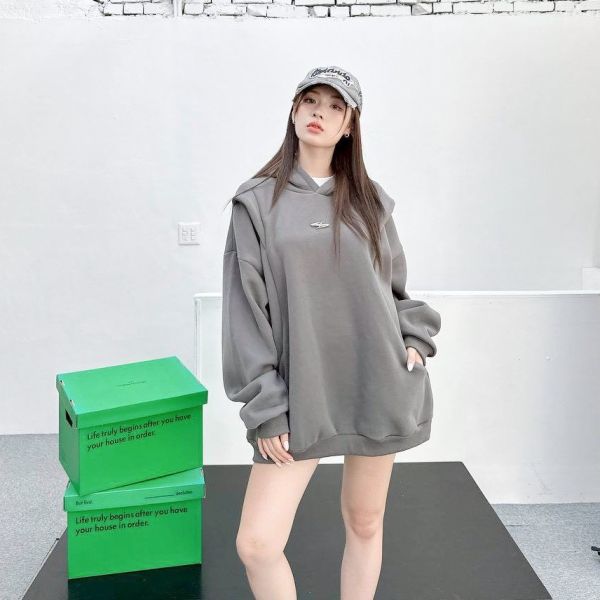 金屬感解構剪裁刷毛帽Tee 