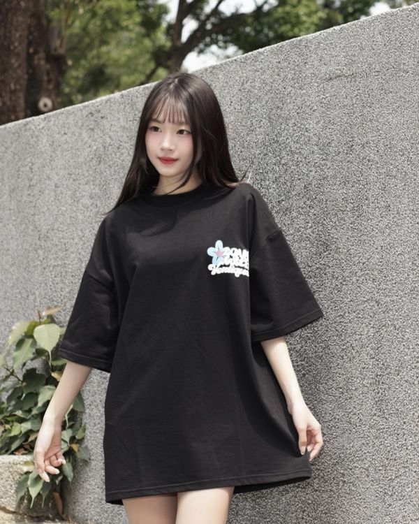 【現貨】發泡文字花朵短Tee 