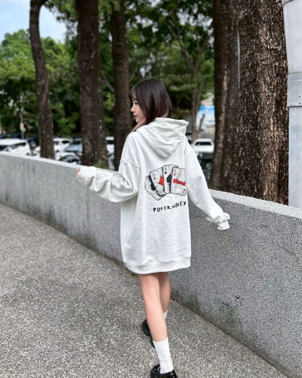 【現貨不等人!!】撲克王牌牛奶絨帽Tee 