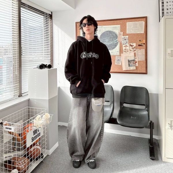 哥德字噴漆印花刷毛帽Tee 