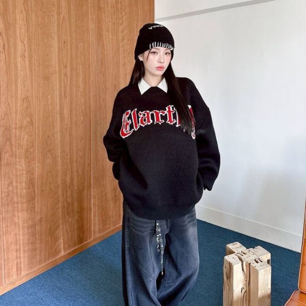 哥德字撞色毛衣 