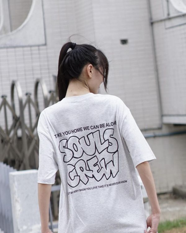 【現貨】簍空字母短Tee 