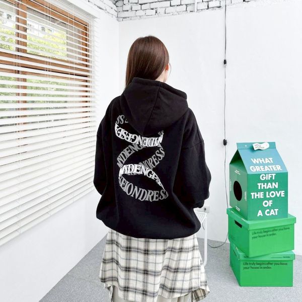 哥德字發泡環繞刷毛帽Tee 