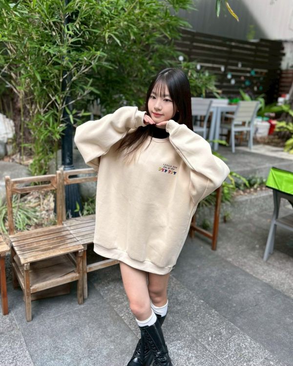 【現貨】CROSS DREAMS愛心排列刷毛大學Tee 