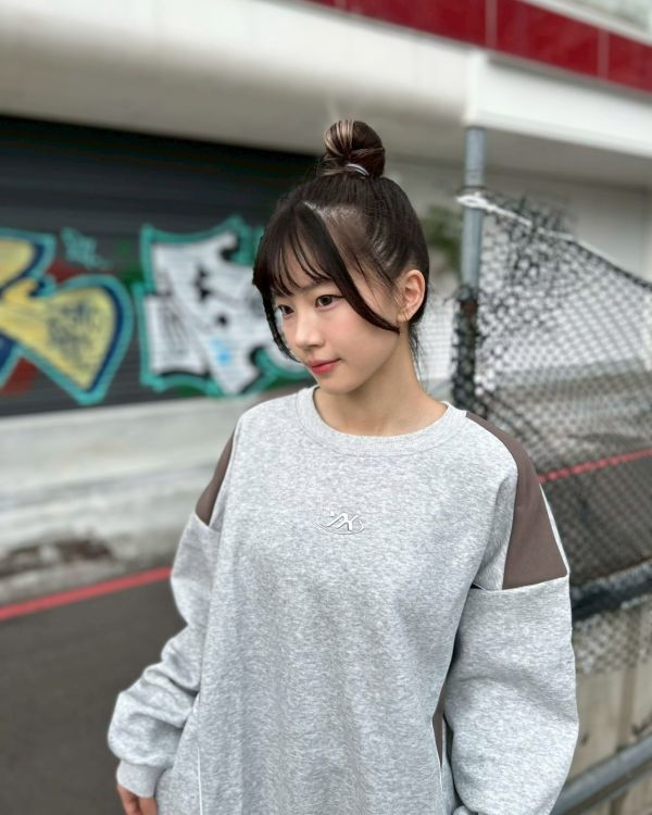 【預購】YX銀膠拼接大學Tee 