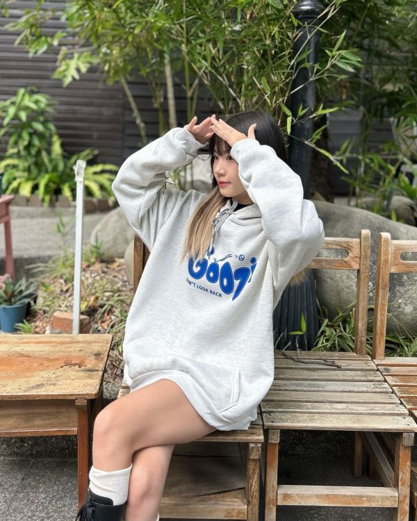 【現貨】軟萌GOOZI英字刷毛帽Tee 