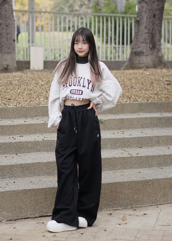 現貨+預購【休閒穿搭必備】刺繡小標闊腿棉褲 