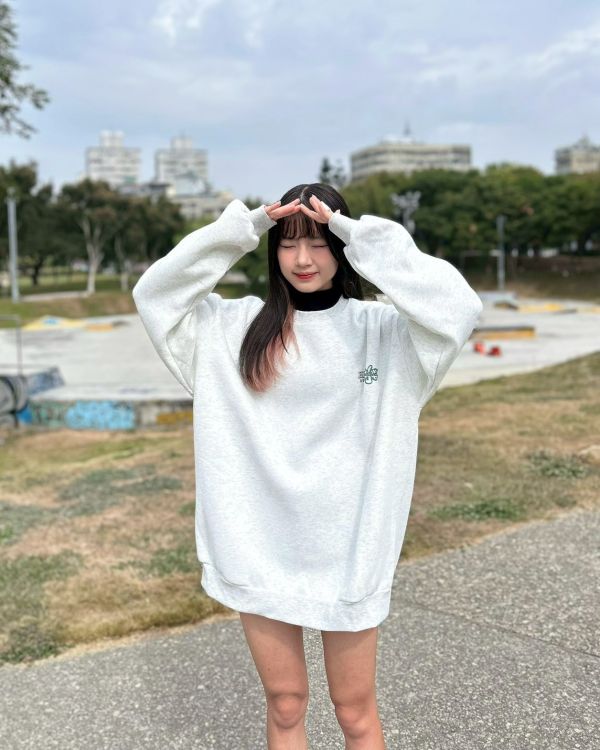 【現貨】HEYDAY發泡花朵刷毛大學Tee 