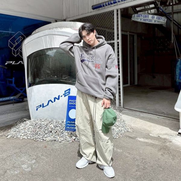 Saintlauis 86貼布刺繡刷毛帽Tee 