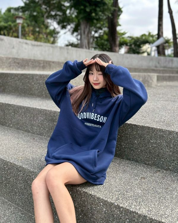 【現貨】GOODVIBESONLY英字刷毛帽Tee 