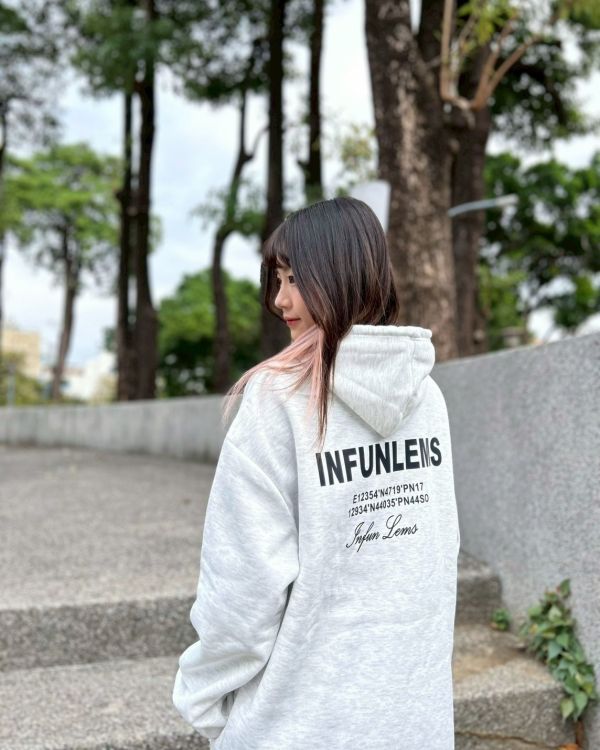 【現貨】INFUNLEMS英字刷毛帽Tee 